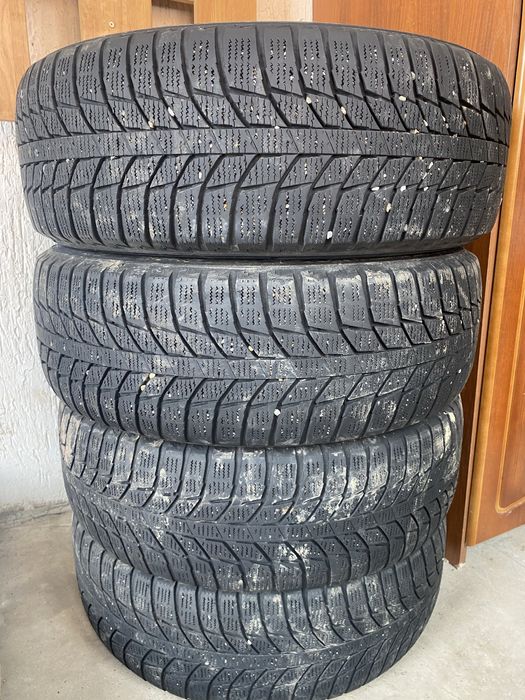 225/60R17 Triangle