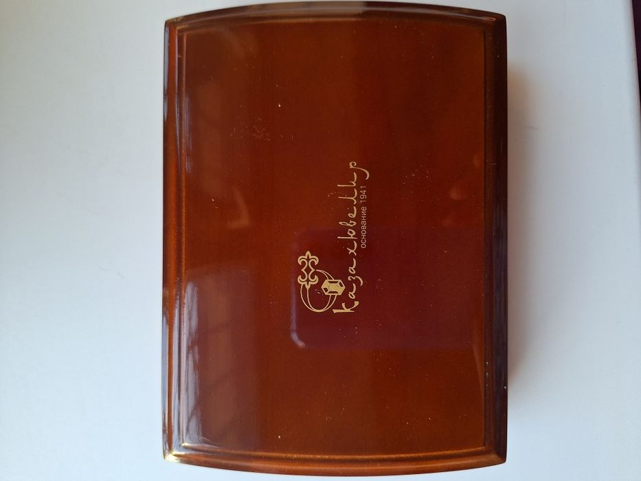 Колье золотое с сапфирами