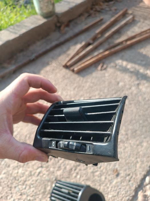 Продам дифлекторы на двери бмв е34 пара