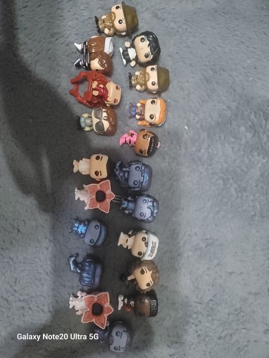 Фигурки осд(strange things) kinder joy