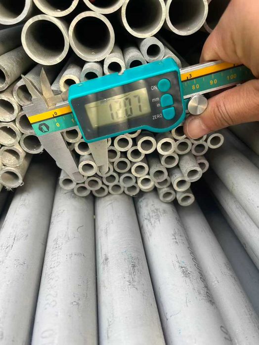 Труба бесшовная  нержавеющая AISI 304  AISI 321 AISI