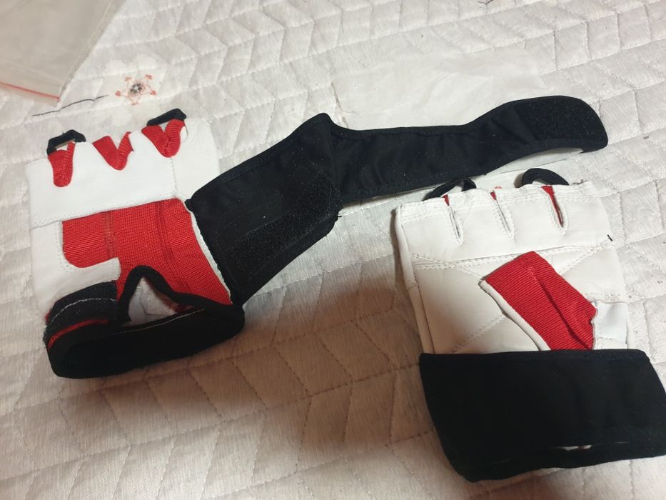 20 manusi pentru sala / fitnes / mers pe bicicleta