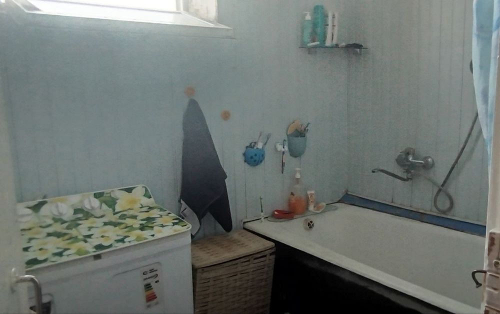 Уй квартира 3/4/4 сотилади