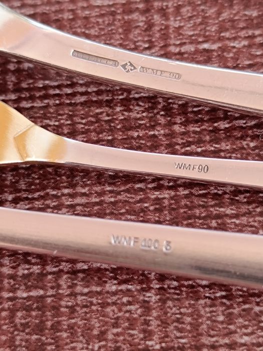 Vând Tacâmuri argintate.