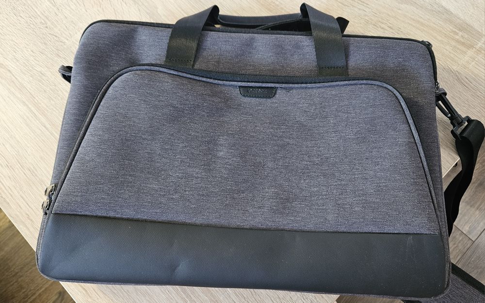 Geantă laptop Inateck protecție 360°
