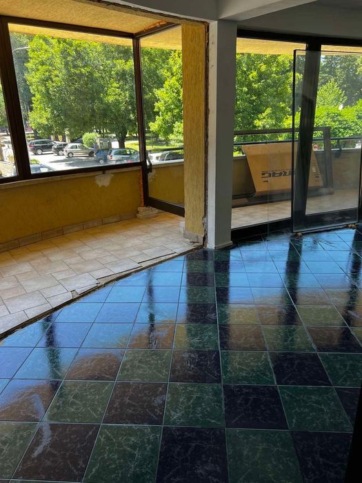 Дава се под наем Магазин в Разлог - 95 кв.м за 459 € - Снимка #3