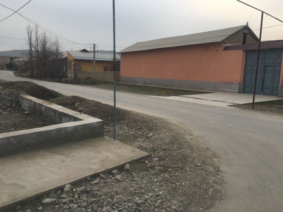 Участка сотилади жиззах Шахар сайтлжой махалласи 4сотих