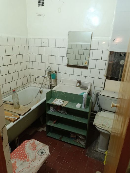 Продаю 3/2/4,болкон 2х6, кирпич! Массив Ялангач, ор-р ЭКО базар !