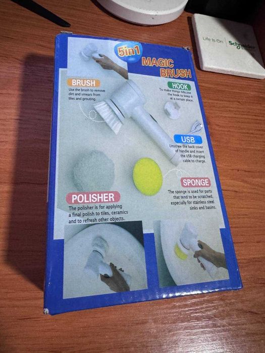 подарок на 8 марта/ волшебная щетка для чистки поверхностей