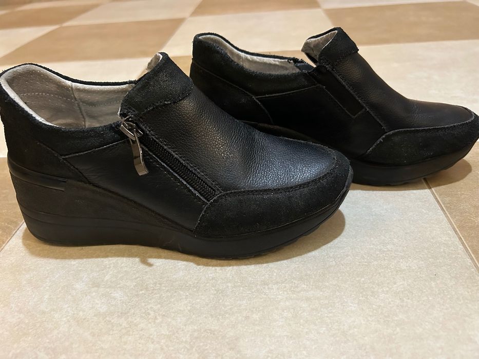 Дамски обувки от естествена кожа и велур