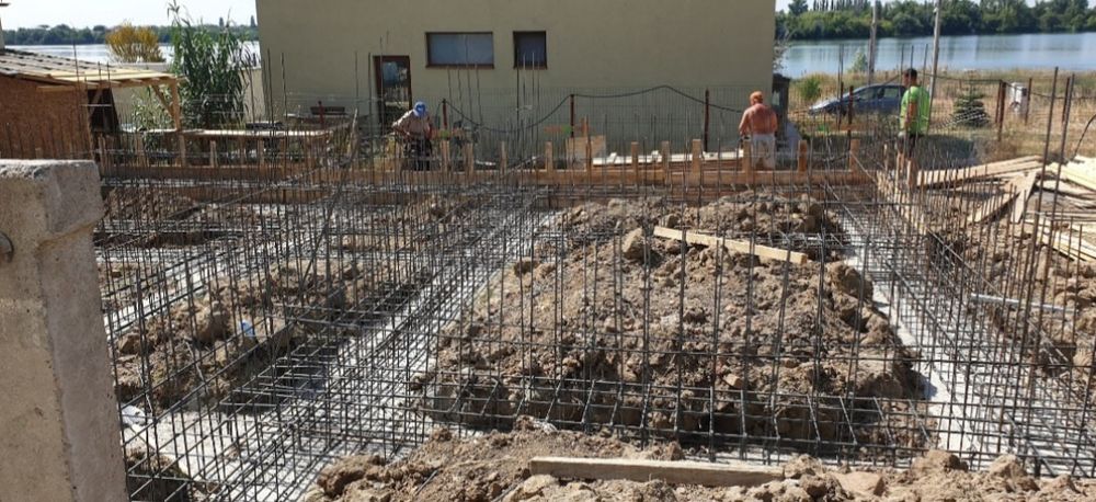 Executăm case la roşu