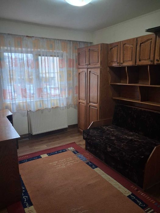 Ofer apartament spre închiriere