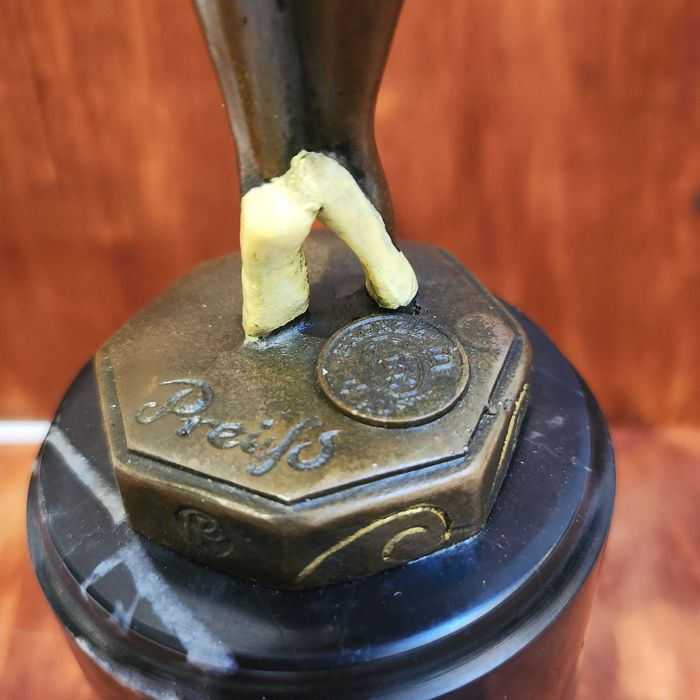 Бронзова скулптура на балерина по модел на Preiss