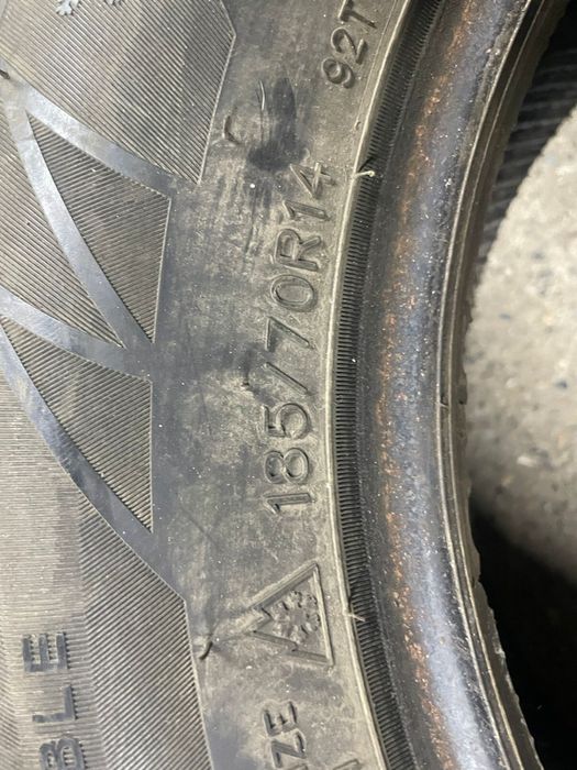 Продам комплект зимней резины R14