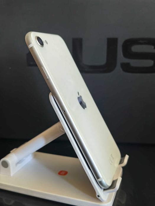 iPhone SE 128GB | 94% Battery Health | Отлично състояние
