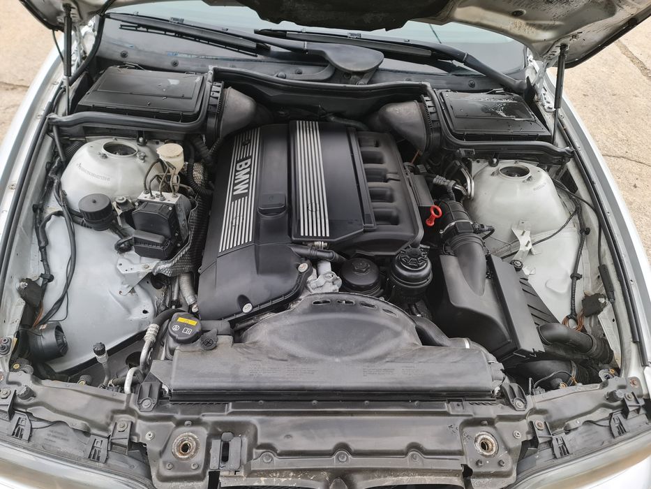 Vând BMW seria 5 , E 39 ,523 i
