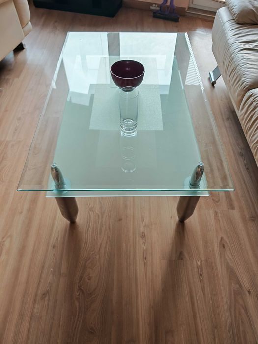 Стъклена маса за хол, кухня или дневна стая