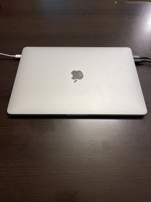 CTO 13.3' Core i7 Apple MacBook Pro 2017 TouchBar 16GB RAM/256GB/