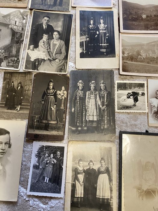 Lot 23 poze fotografii vechi 5 carti postale vechi WWII, din 1900-1960