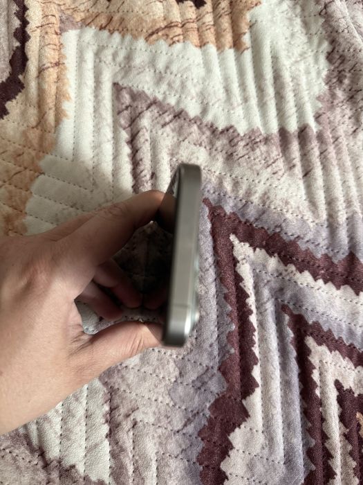 Продам айфон 15 про 256