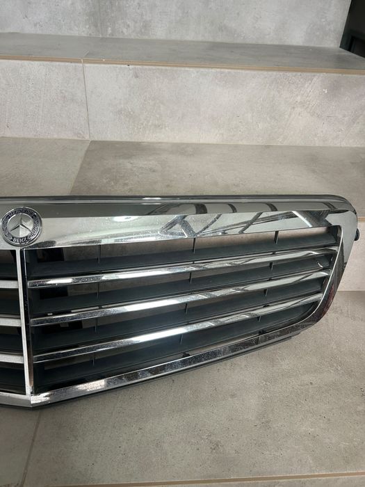 Оригинална решетка за Мерцедес W204