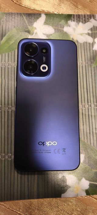 Продавам Oppo Reno 13 5g 256/12