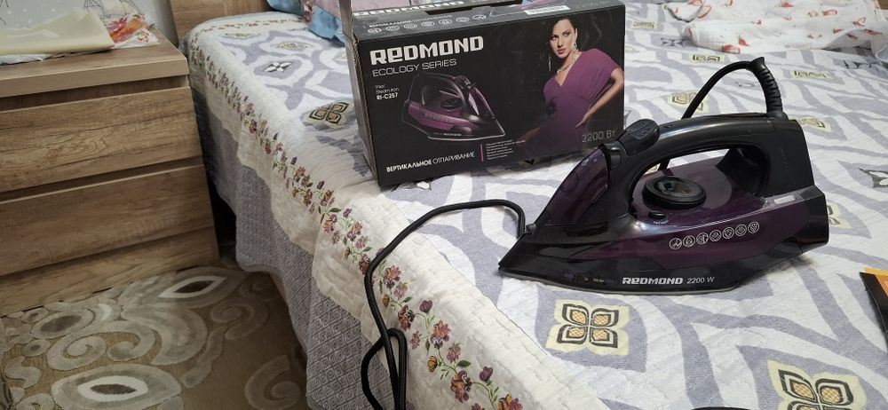 Продам утюг Redmond