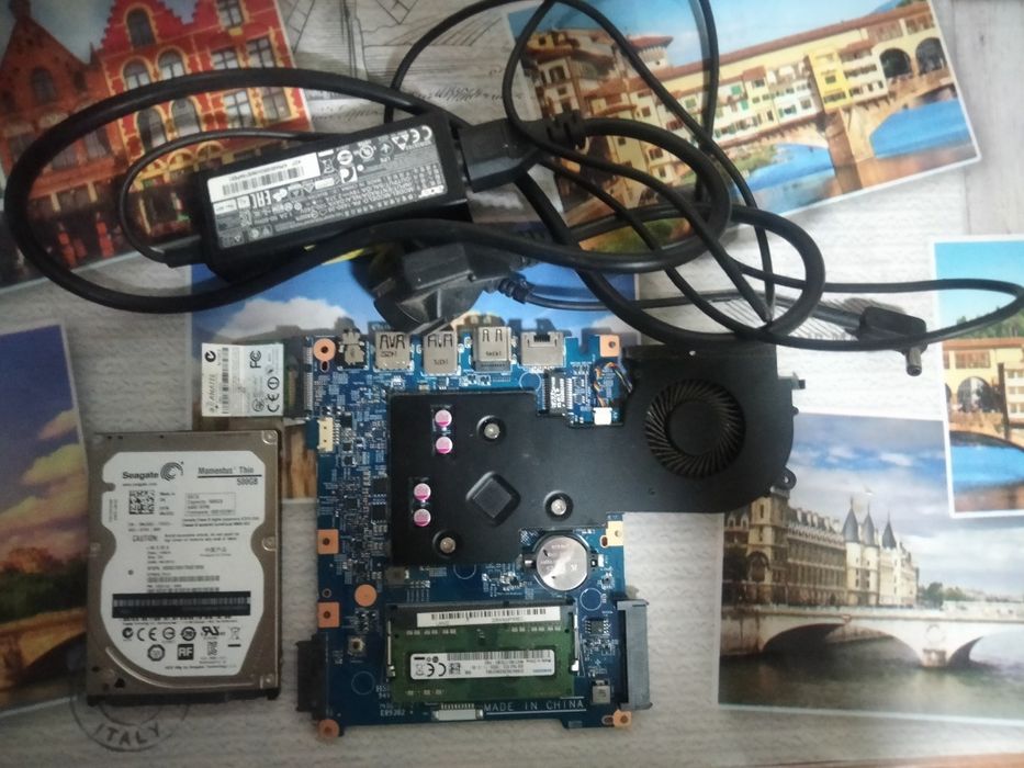 Продам запчасти для ноутбука.