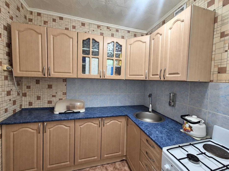 Продам 4 комн квартиру на 6 мкр