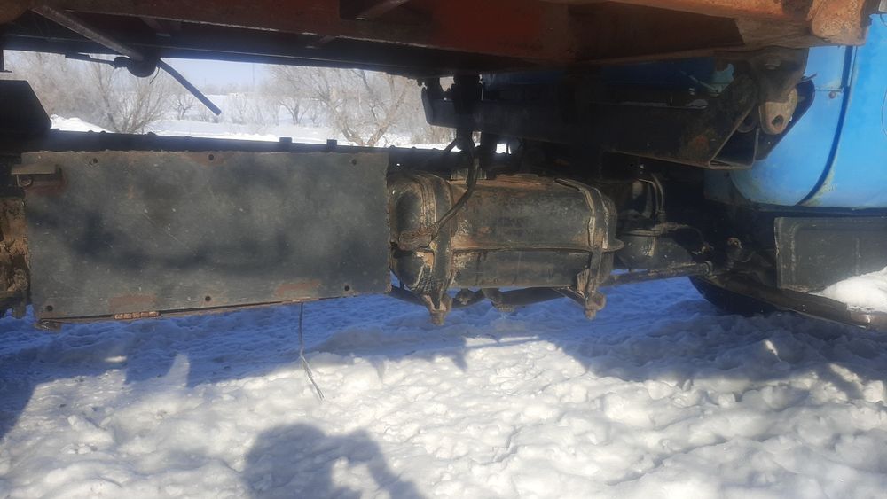 Газ 53 на полном ходу