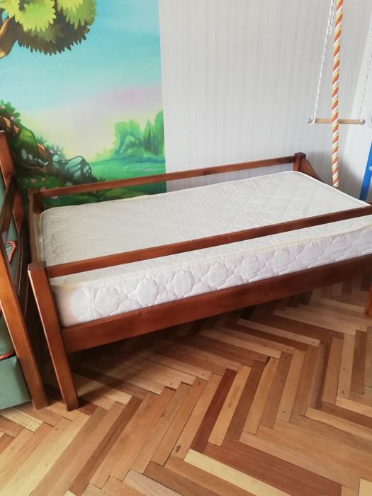 Кровать двухьярусная