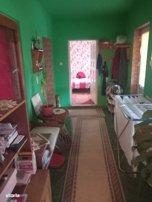 Casa cu etaj,cu garaj, mobilată, utilată, imediat ocupabila Campenita