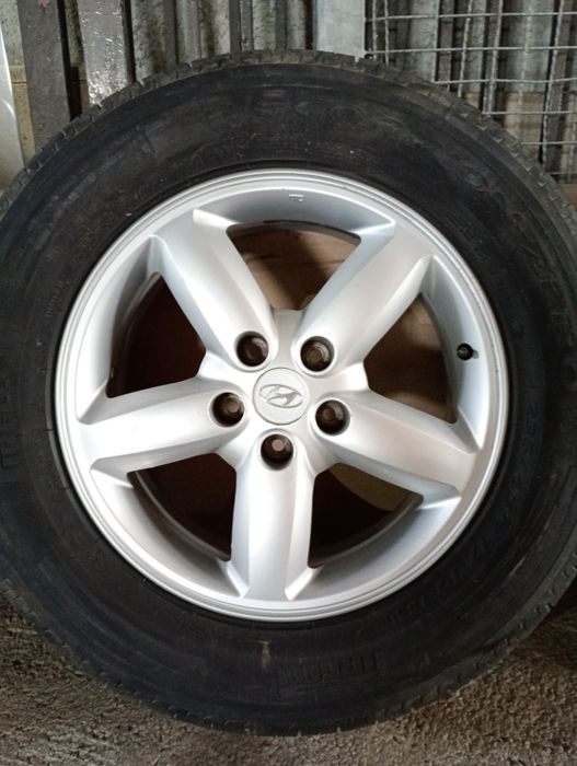 Хюндай оригинални джанти със летни  гуми 235/65/17 7J ET41 5x115 цо67