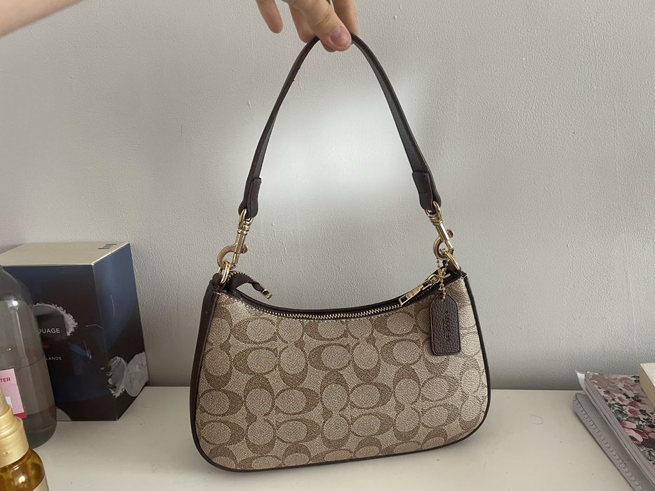 Geanta Coach noua,cu eticheta si maner extensibil