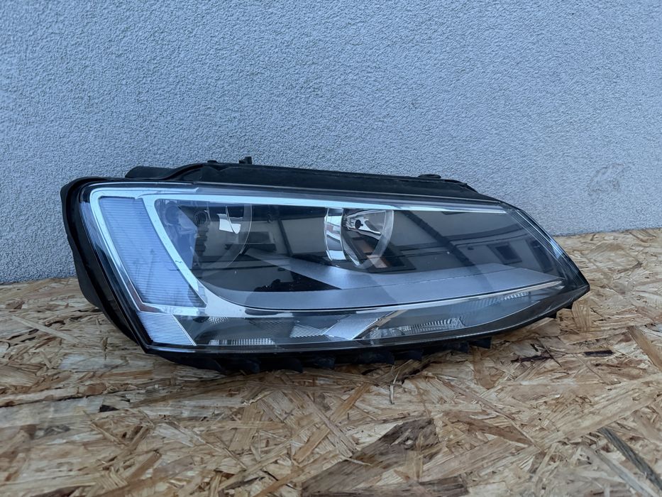 Far dreapta VW Jetta 5C Halogen Original Europa