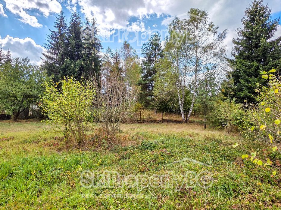 Парцел с разрешение за строеж в близост до язовир Искър!