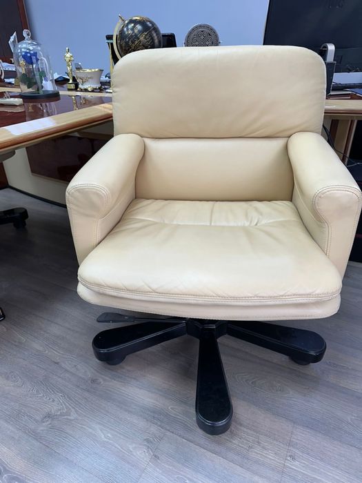 Продается офисная мебель в отличном состоянии