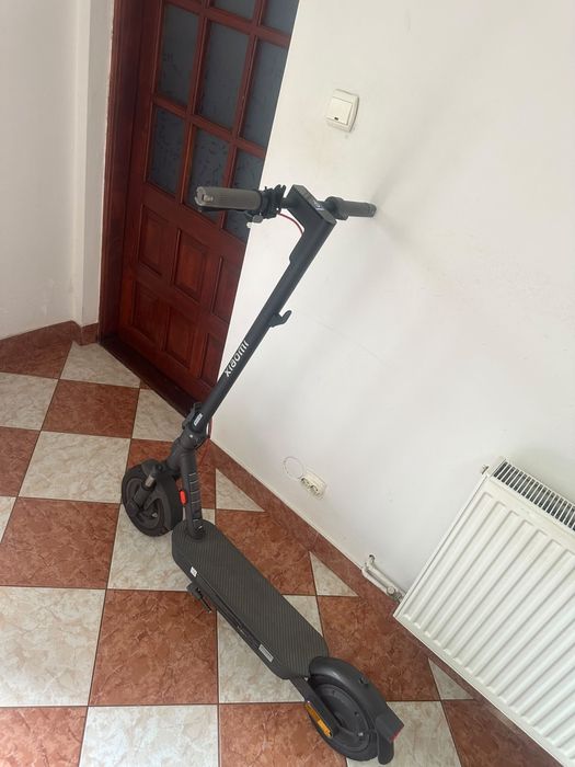 Trotineta Electrica Xiaomi Electric Scooter 5 | Putere motor 350W | Baterie 10,2 Ah | Autonomie 60 km | Greutate 20,1 kg