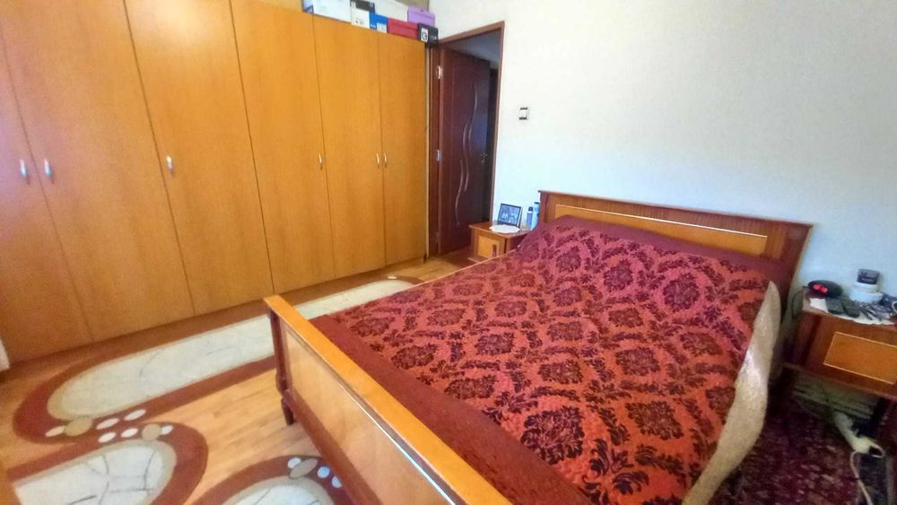 Apartament cu 3 camere de vanzare