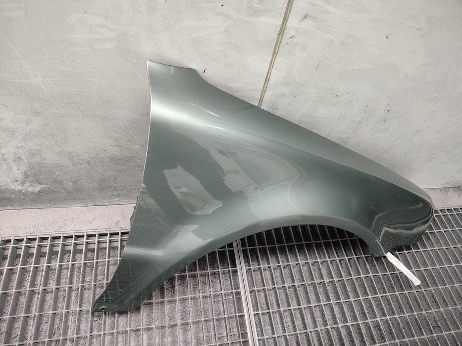 Aripa Fata Dreapta VW Passat B5.5 An 2004-2005 (LA7S (Verde))
