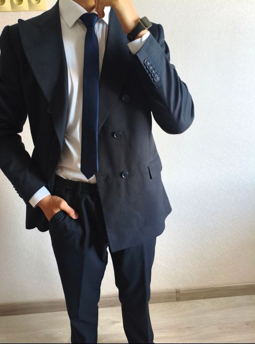 Кюстюм ,б/у цвет тёмно синий