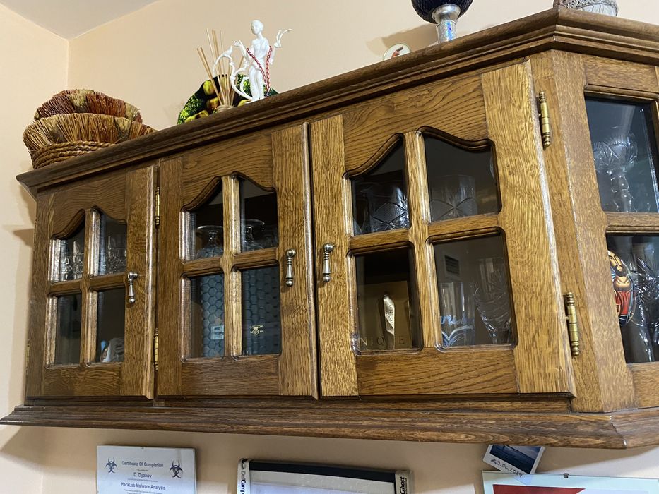 Масивни мебели от Трявна естествено дърво