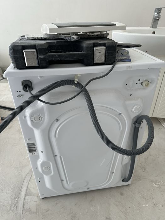 Стиральная машина Candy, почти новая)