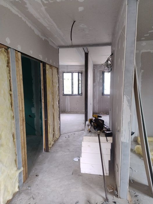 Construim case din structura metalica și panou sandwich
