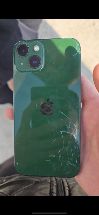 Айфон 13.       .