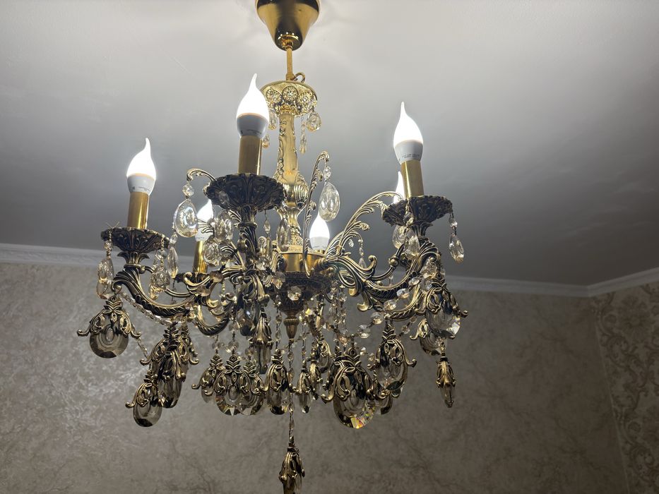 продам люстру