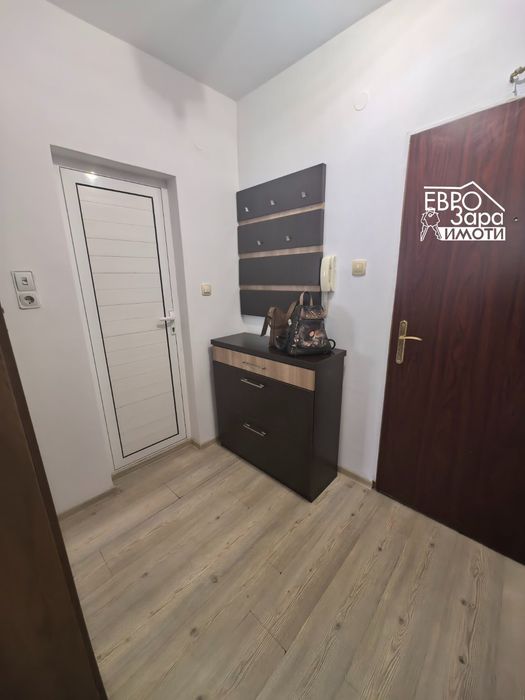 Двустаен апартамент под наем в района на V-то Основно Училище