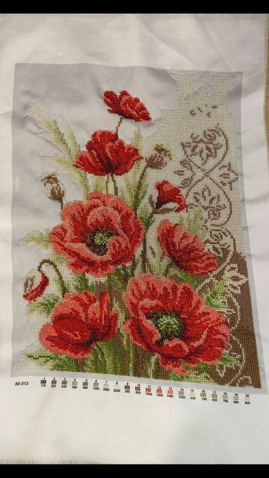 Tablou cu maci cusut manual