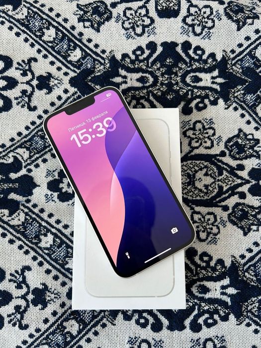 iPhone 13 128GB белый