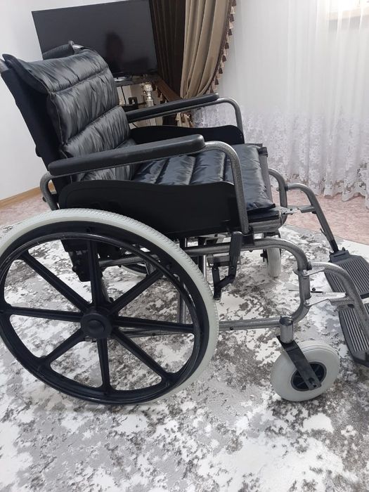 продам коляску новую, пользовались только 1 раз